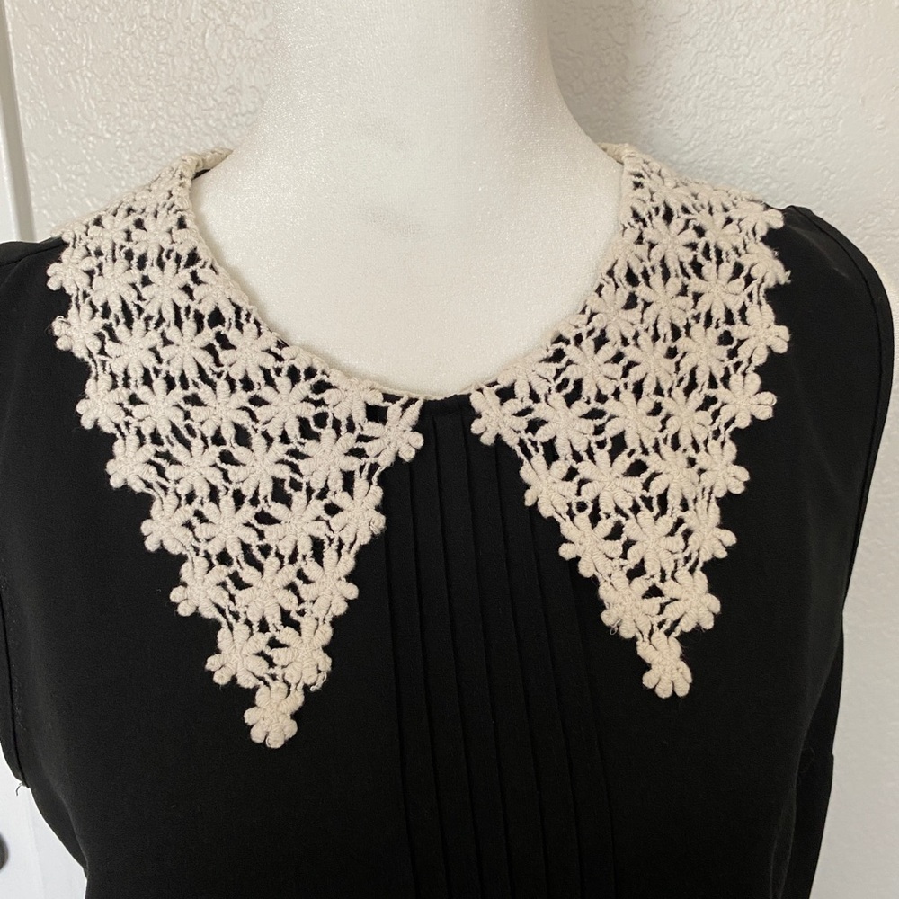 Black blouse with white collar sleeveless size M